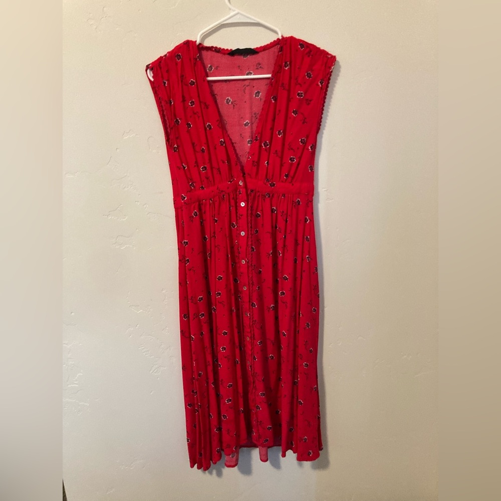 Knot Sisters Floral V-neck Button down Dress.